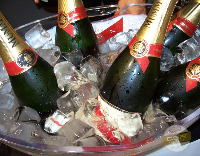 Rượu Champagne và công dụng làm đẹp ít ai biết